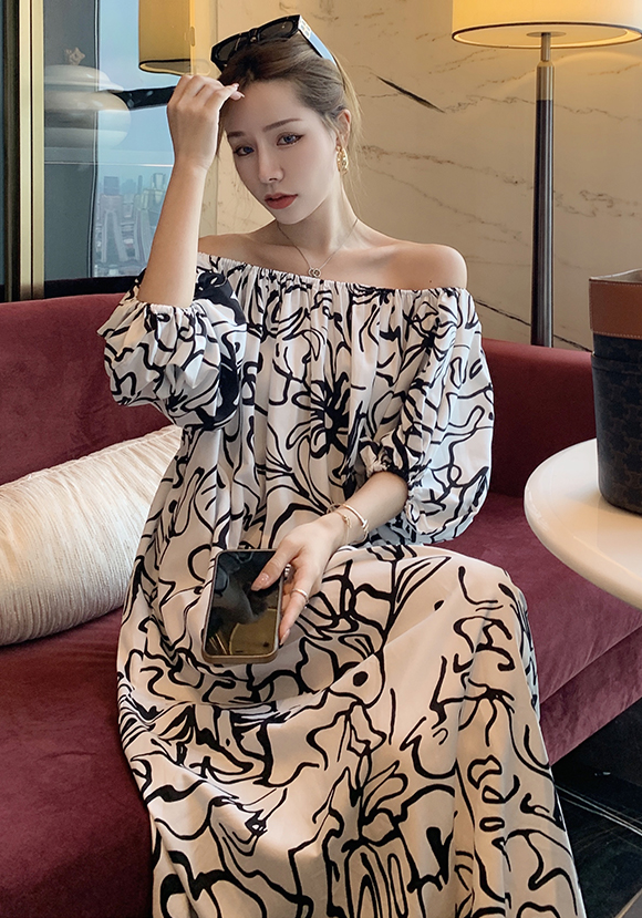 Lorone Offshoulder Dress