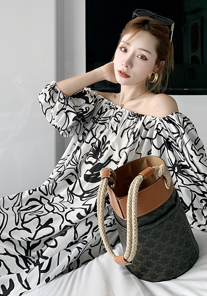 Lorone Offshoulder Dress